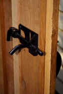 gate_detail1.jpg (167167 bytes)